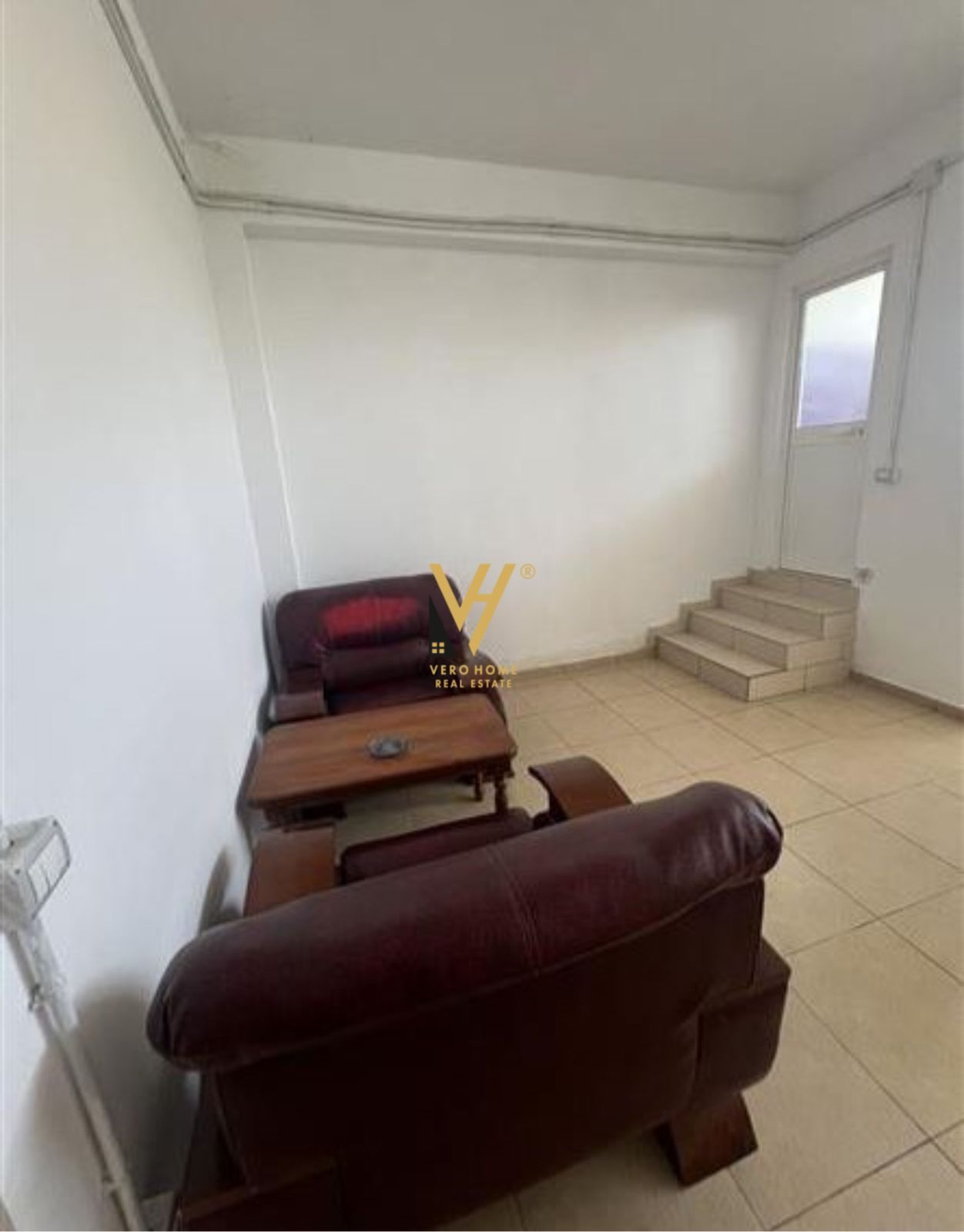 3 DHOMA TE LIQENI I THATE 1.000 EURO