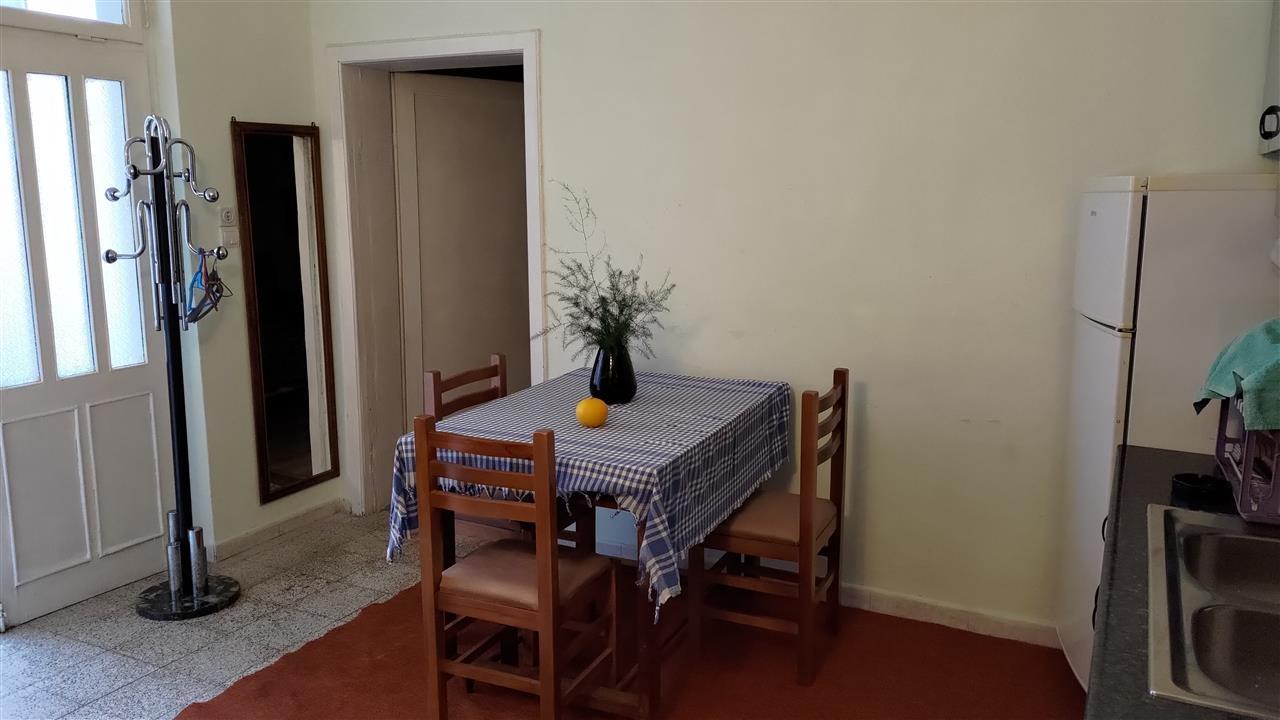 Shtepi me oborr me qera kati pare