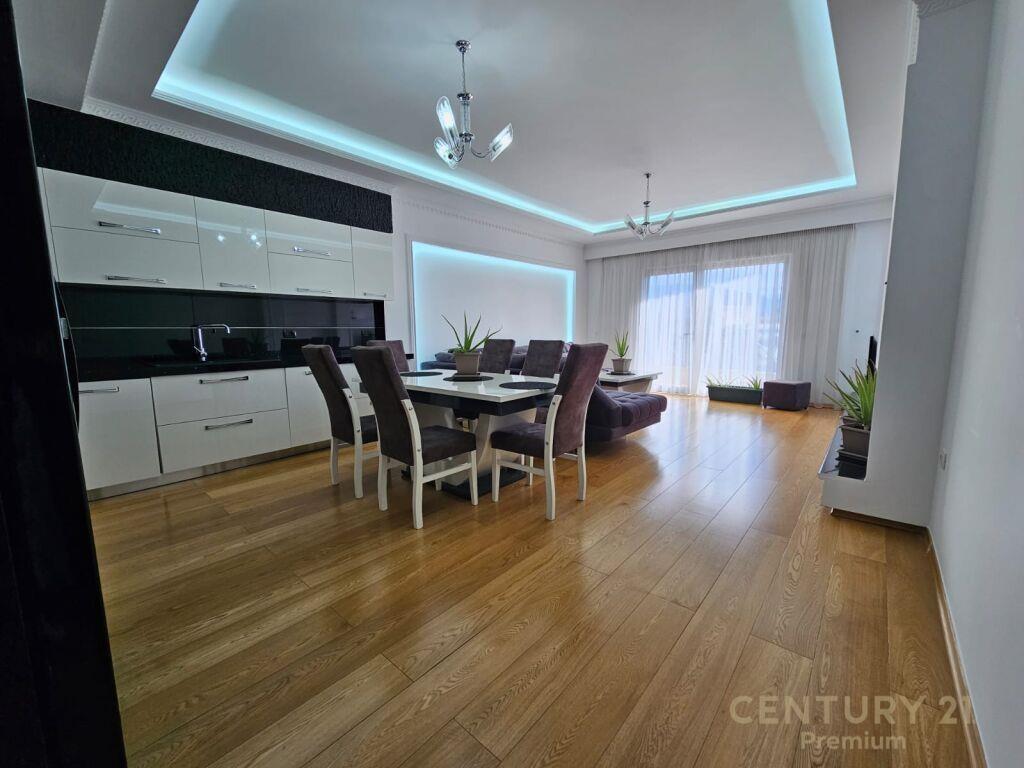 Qira Apartament 2+1+2 Kopshti Botanik Zoologjik €900