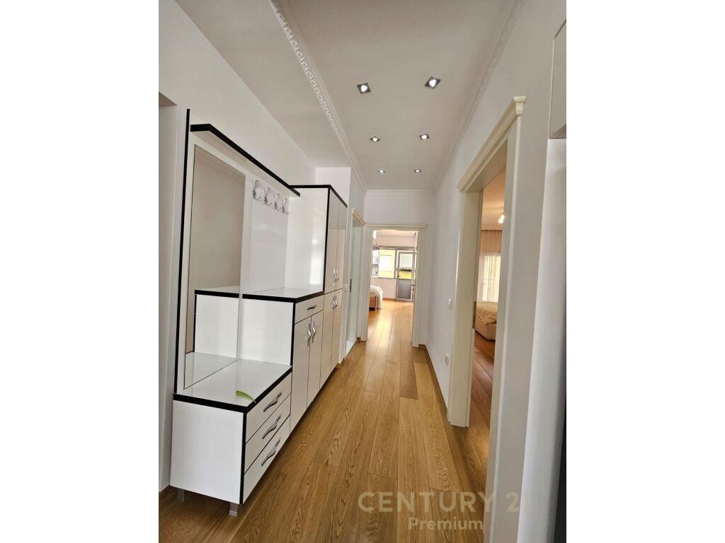 Qira Apartament 2+1+2 Kopshti Botanik Zoologjik €900