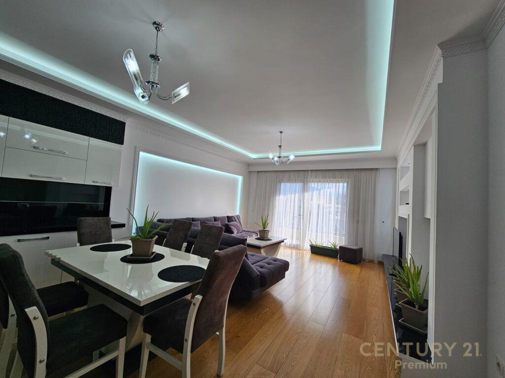 Qira Apartament 2+1+2 Kopshti Botanik Zoologjik €900