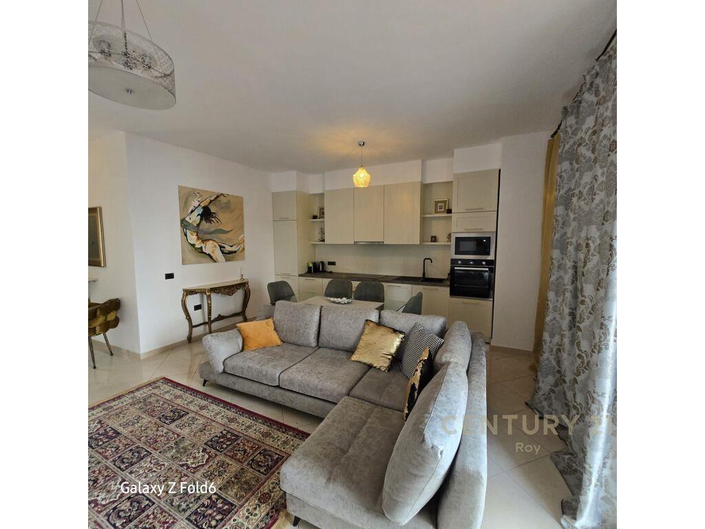 SHITET APARTAMENT 2+1+2 ME PAMJE DETI NE GOLEM 70M LARG PLAZ