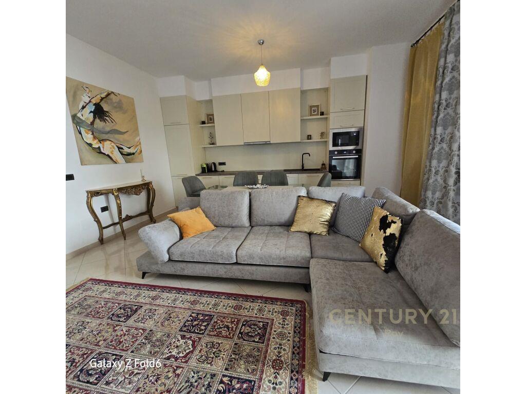 SHITET APARTAMENT 2+1+2 ME PAMJE DETI NE GOLEM 70M LARG PLAZ