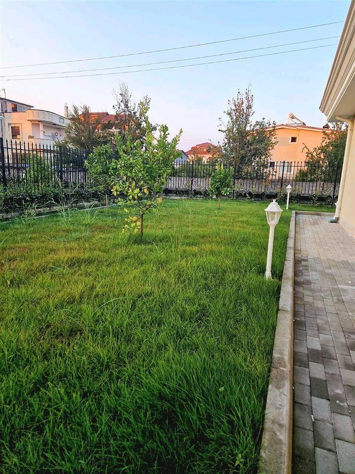 Vila luksi,5 km nga plazhi Qerretit (Rruga Shengjergj,Kavaje