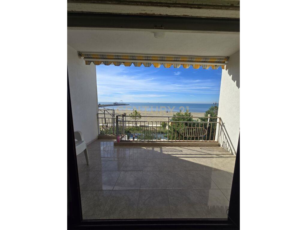 Jepet me qira apartament 2+1 me pamje deti dhe post parkimi!