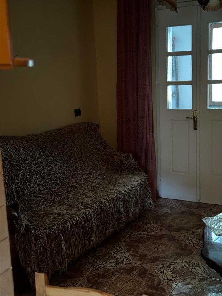 SHITET HRJA KATI – DYTE BANIM ME SIP – 56 M E MOBILUAR