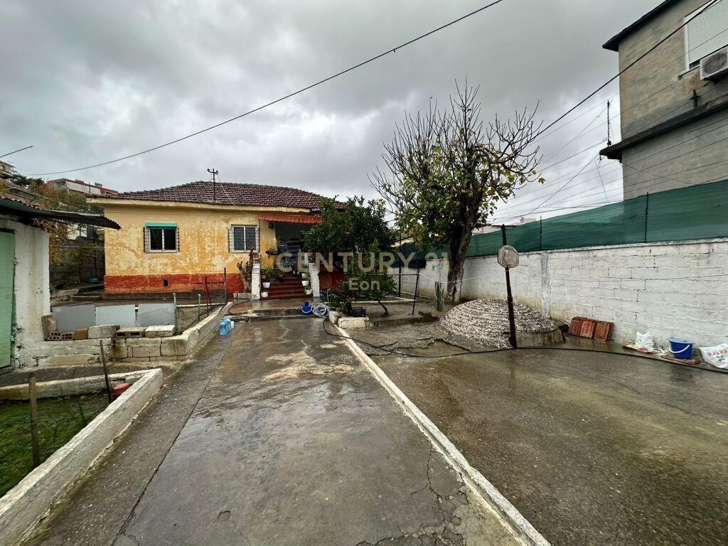 SHESIM SHTEPI PRIVATE ME 400M2 TRUALL DHE 105M2 NDERTIM