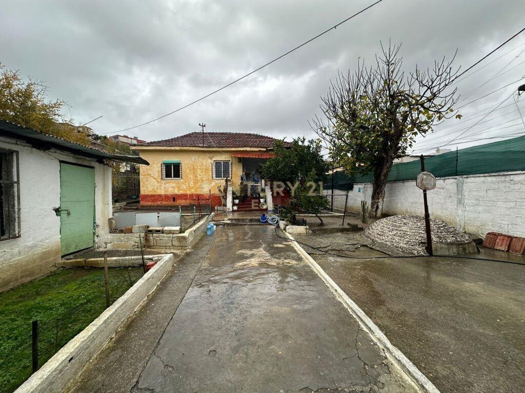 SHESIM SHTEPI PRIVATE ME 400M2 TRUALL DHE 105M2 NDERTIM