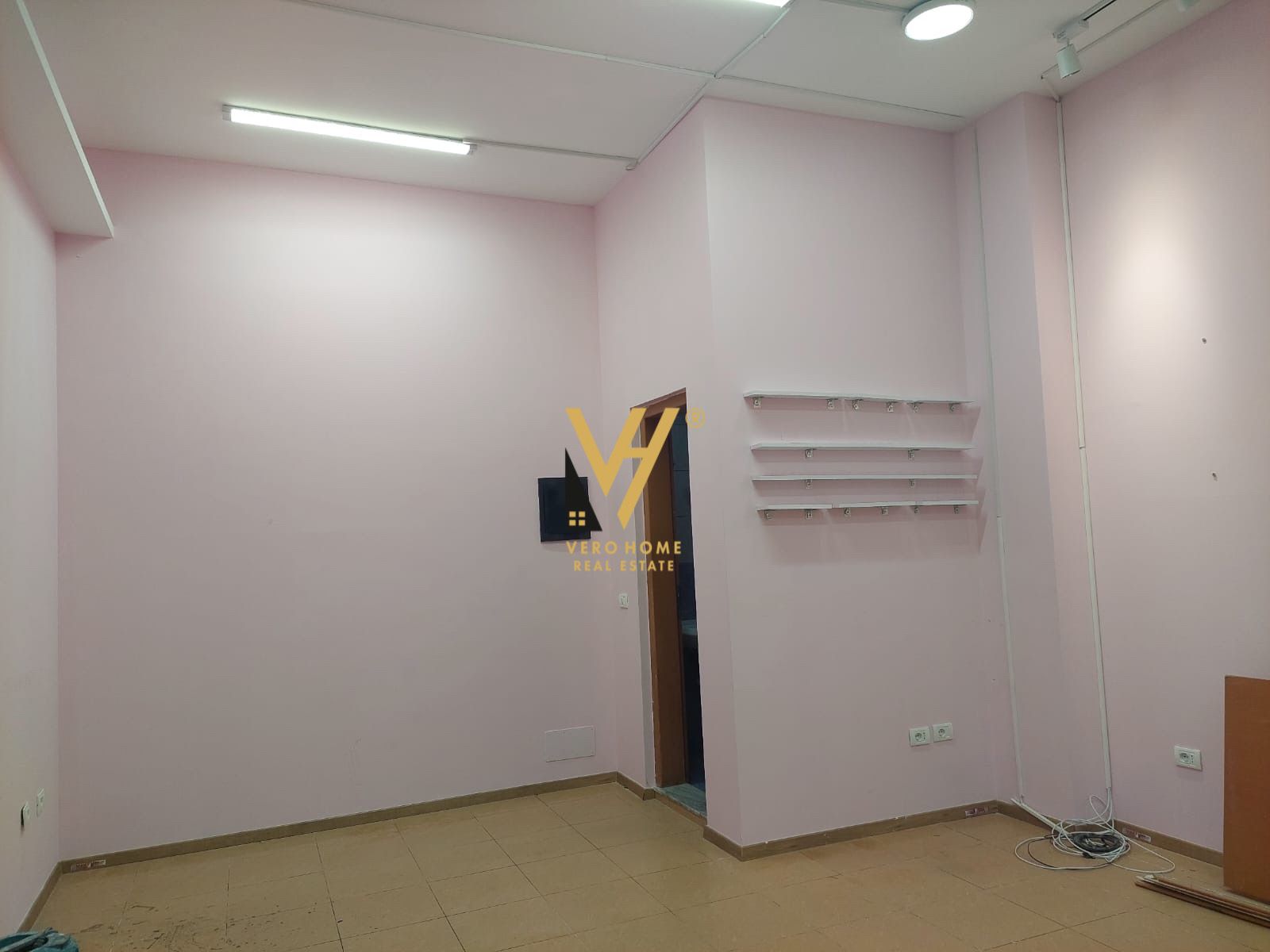 SHITET DYQAN 41 M2 TE RRUGA TODI SHKURTI, ALI DEMI