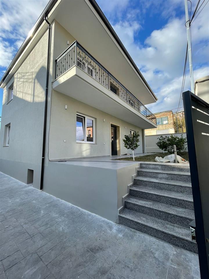 Vile per shitje| Eftali Koci