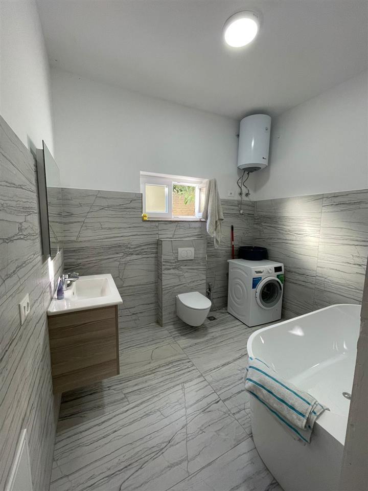 Vile per shitje| Eftali Koci