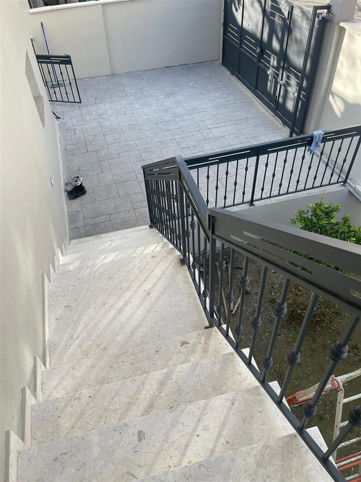 Vile per shitje| Eftali Koci