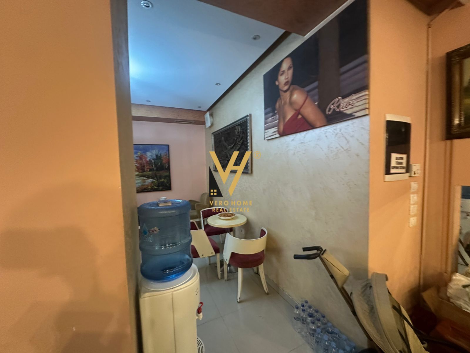 SHITET LOKAL 110 M2 TE RRUGA FORTUZI 288.400 EURO