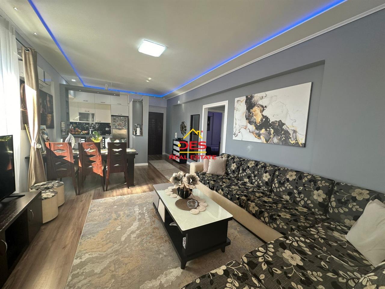 SHITET APARTAMENT 2+1+2 NË SARANDË