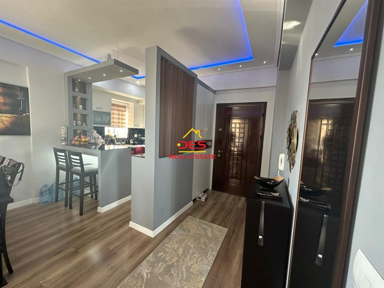 SHITET APARTAMENT 2+1+2 NË SARANDË