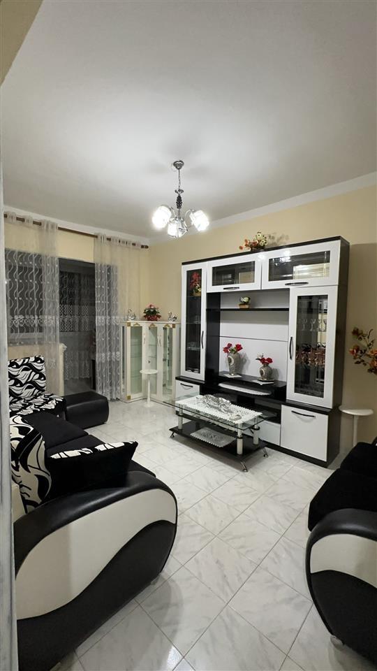 Jepet Apartamenti me qera 3+1