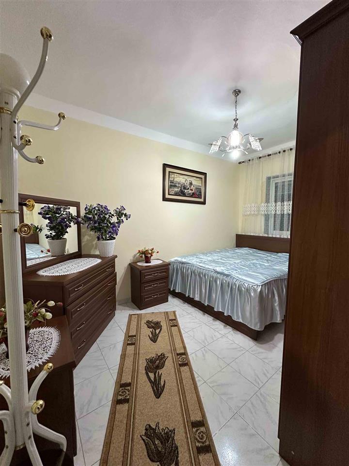 Jepet Apartamenti me qera 3+1