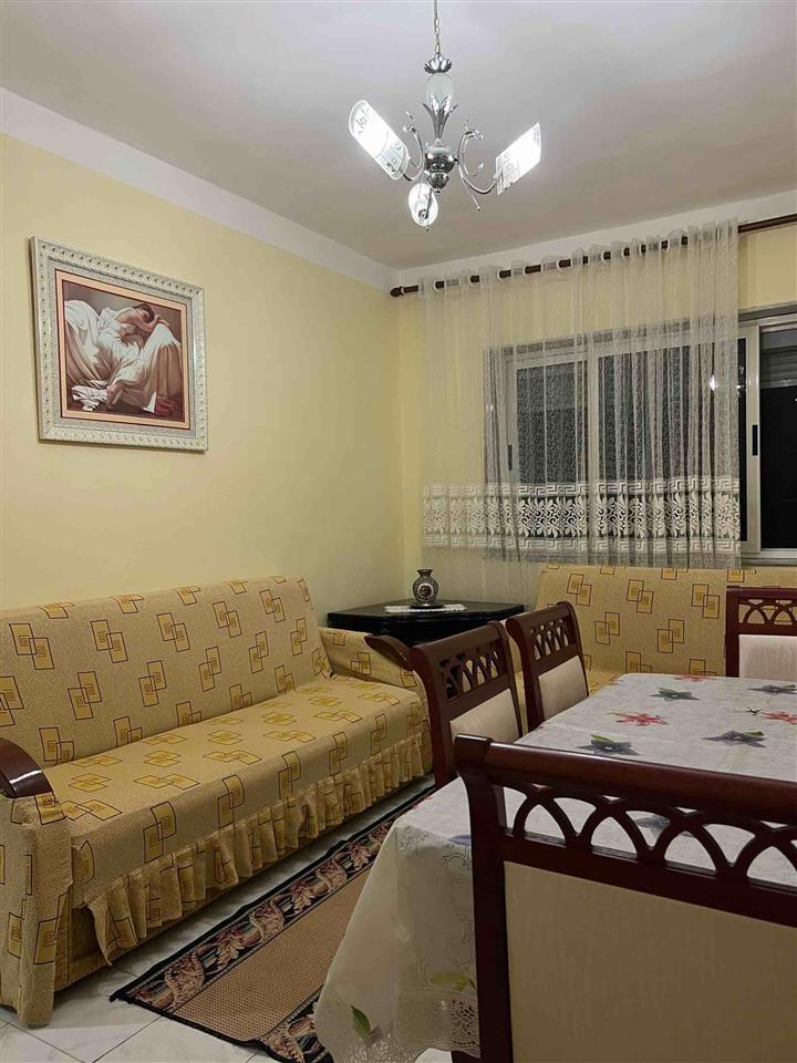 Jepet Apartamenti me qera 3+1