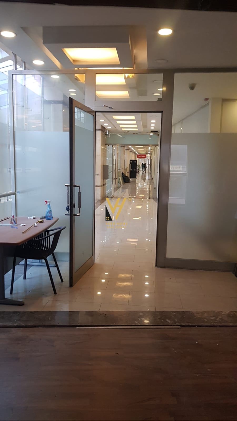 AMBIENT 28 M2 TE RR. E BARRIKADAVE 67.000 EURO