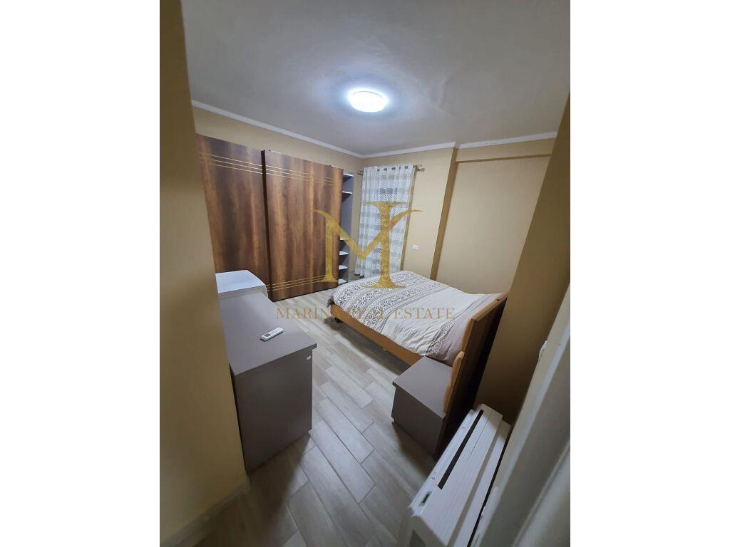 JEPET ME QERA APARTAMENT 2+1 NE QENDER TE DURRSIT !