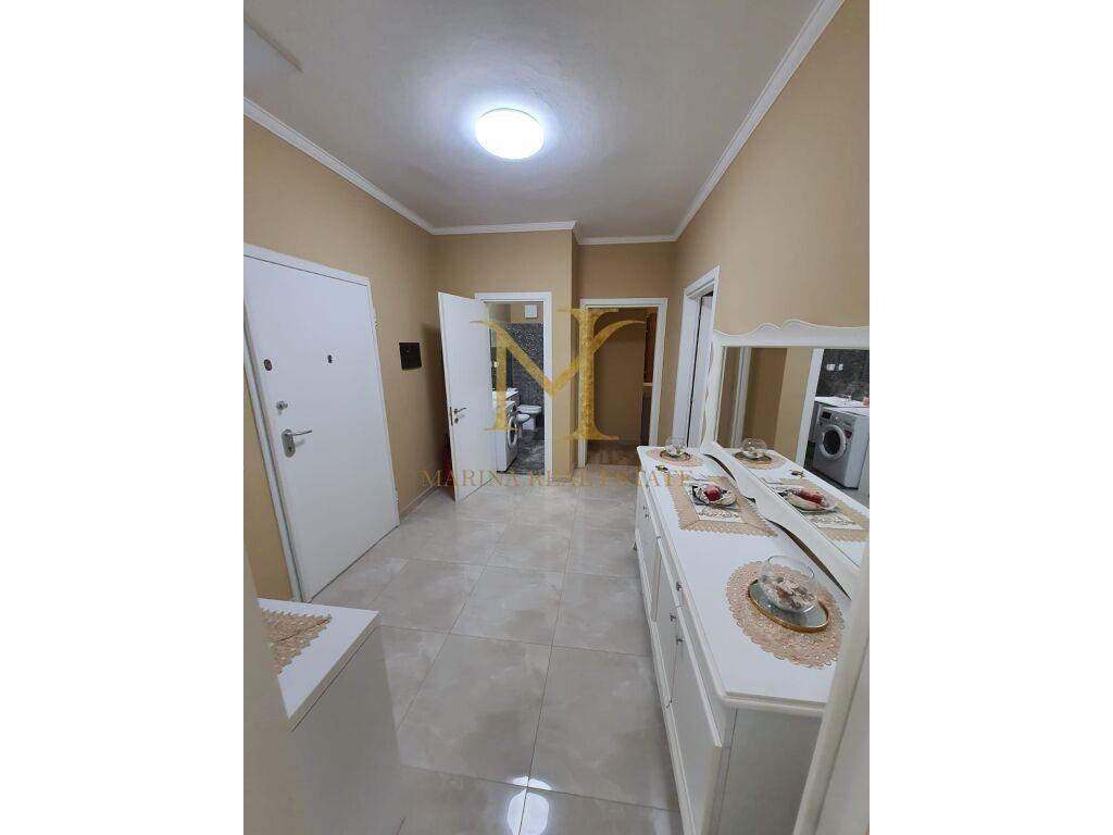 JEPET ME QERA APARTAMENT 2+1 NE QENDER TE DURRSIT !