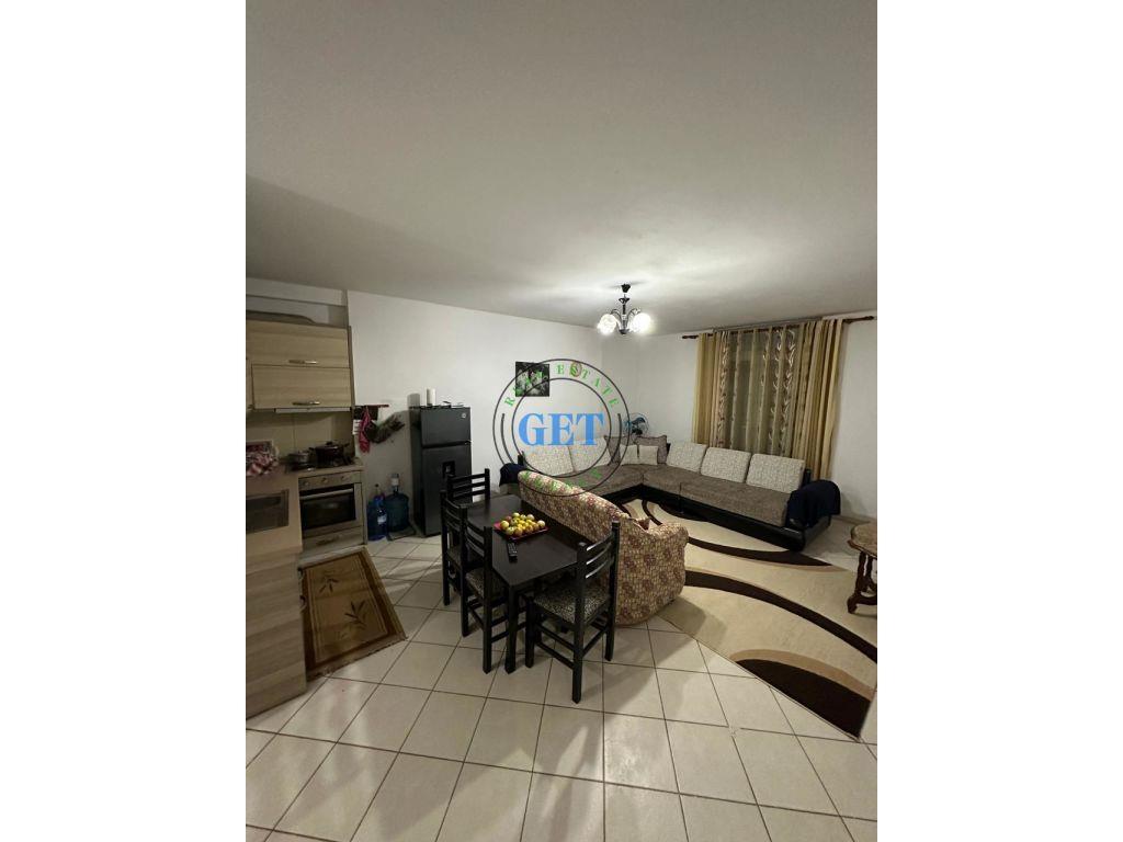 Shitet, Apartament 2+1 prane Spitalit, Durres