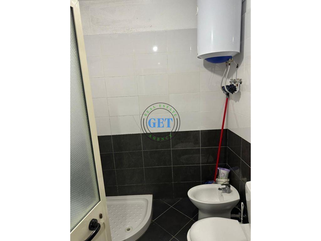 Shitet, Apartament 2+1 prane Spitalit, Durres