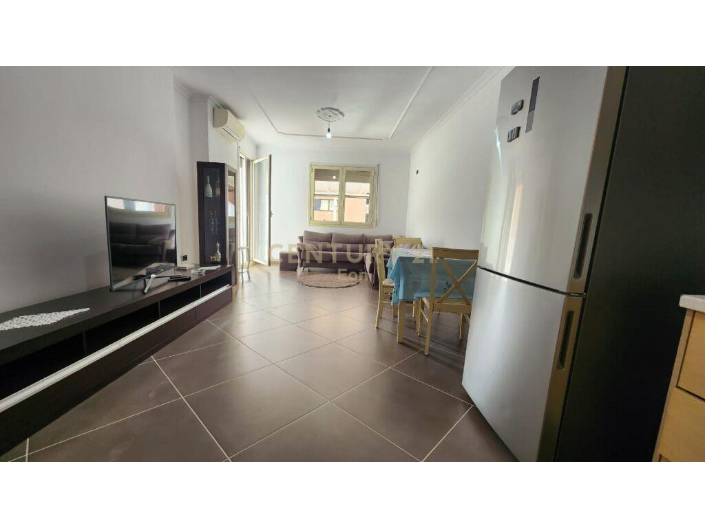 JEPET APARTAMENT 2+1+2 ME QIRA TEK VILA E ZOGUT!