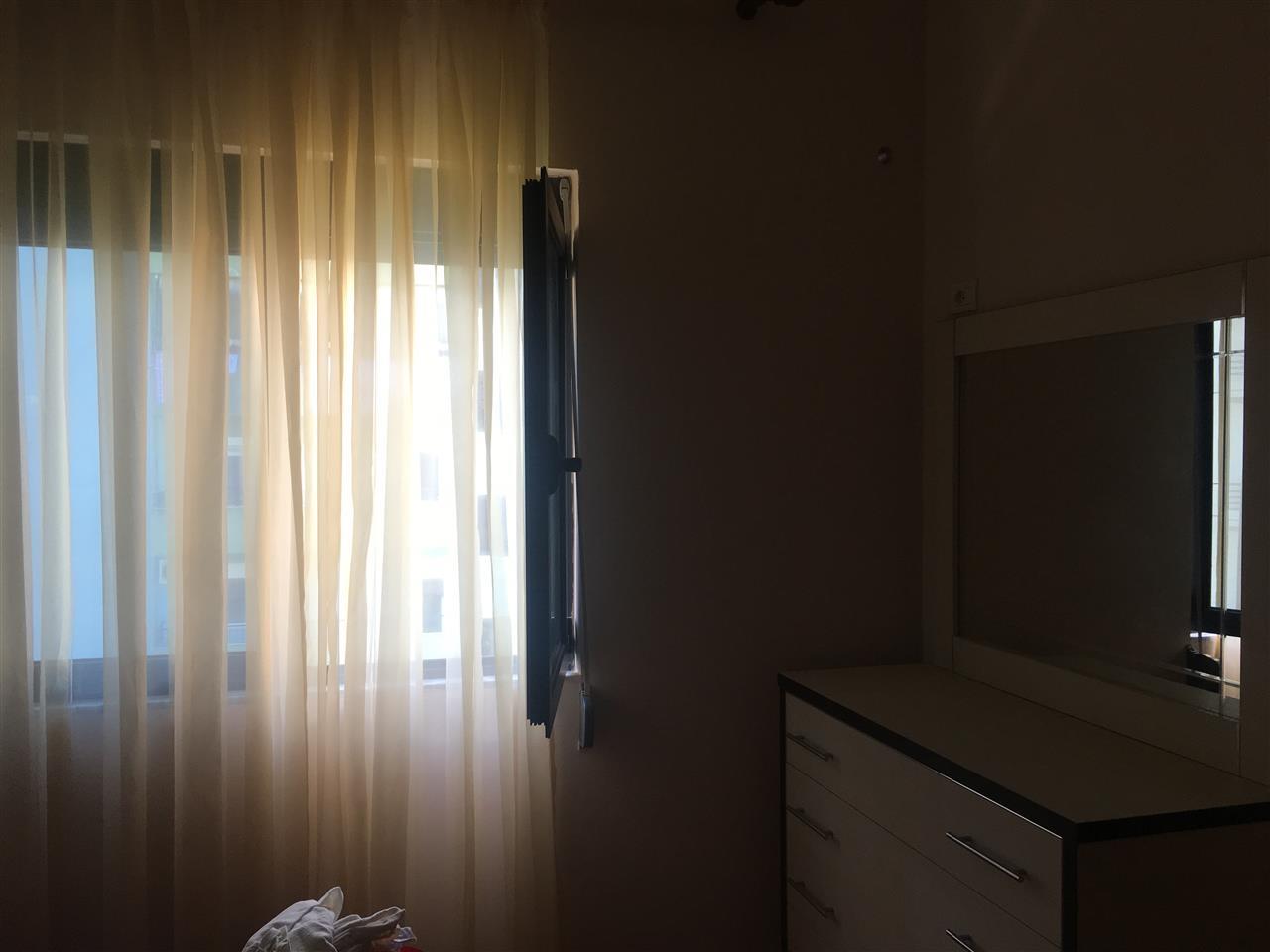 Shitet Shpia 1+1 68m Katror e mobiluar lluks