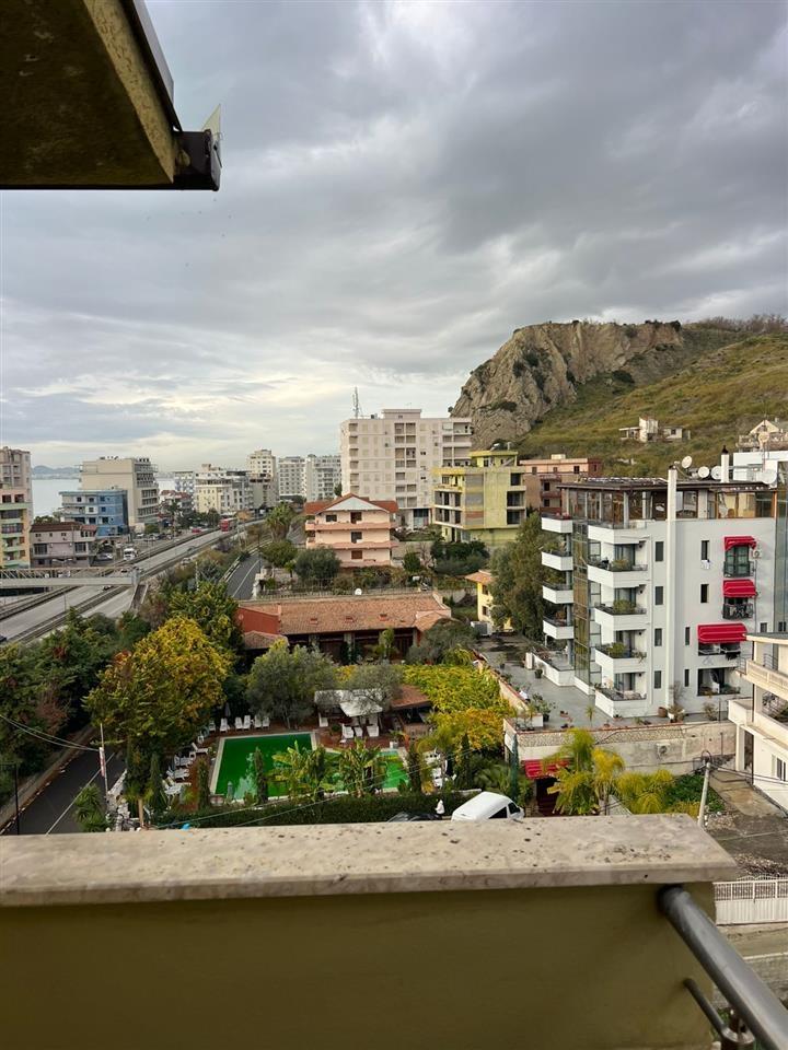 Shitet Papafingo pamje nga deti shkembi kavajes