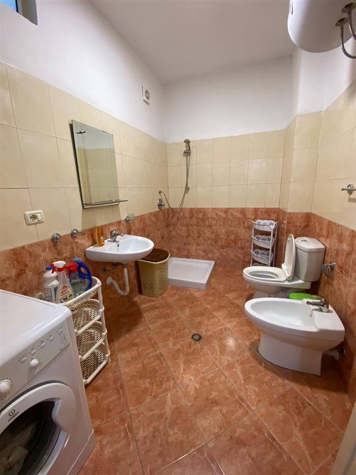 SHITET APARTAMENT 1+1 TE POLIKLINIKA DURRES!