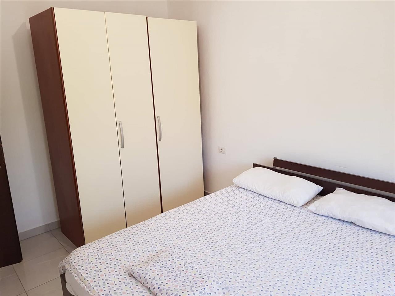 Jepet partament 1+1 i mobiluar me qera 24.000 leke