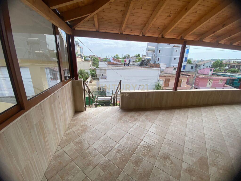 JEPET ME QERA KATI I TRETE I SHTEPISE NE ISH- KENETE, NE DUR