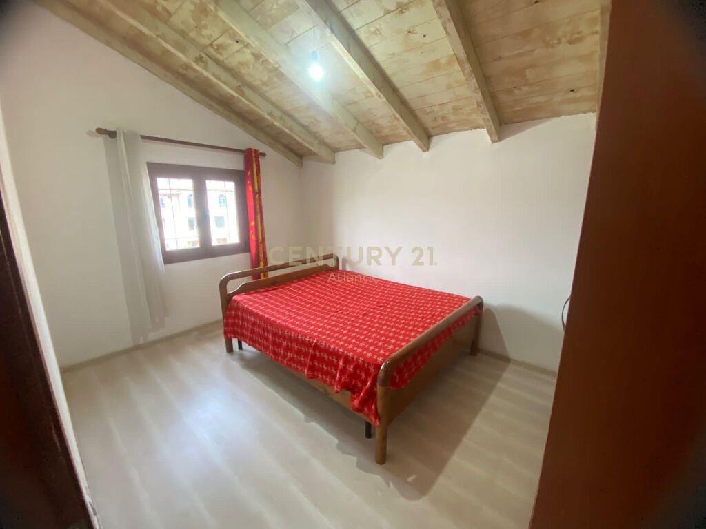 JEPET ME QERA KATI I TRETE I SHTEPISE NE ISH- KENETE, NE DUR