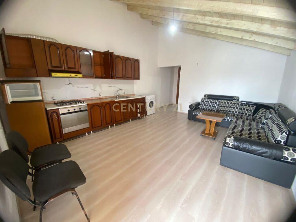 JEPET ME QERA KATI I TRETE I SHTEPISE NE ISH- KENETE, NE DUR