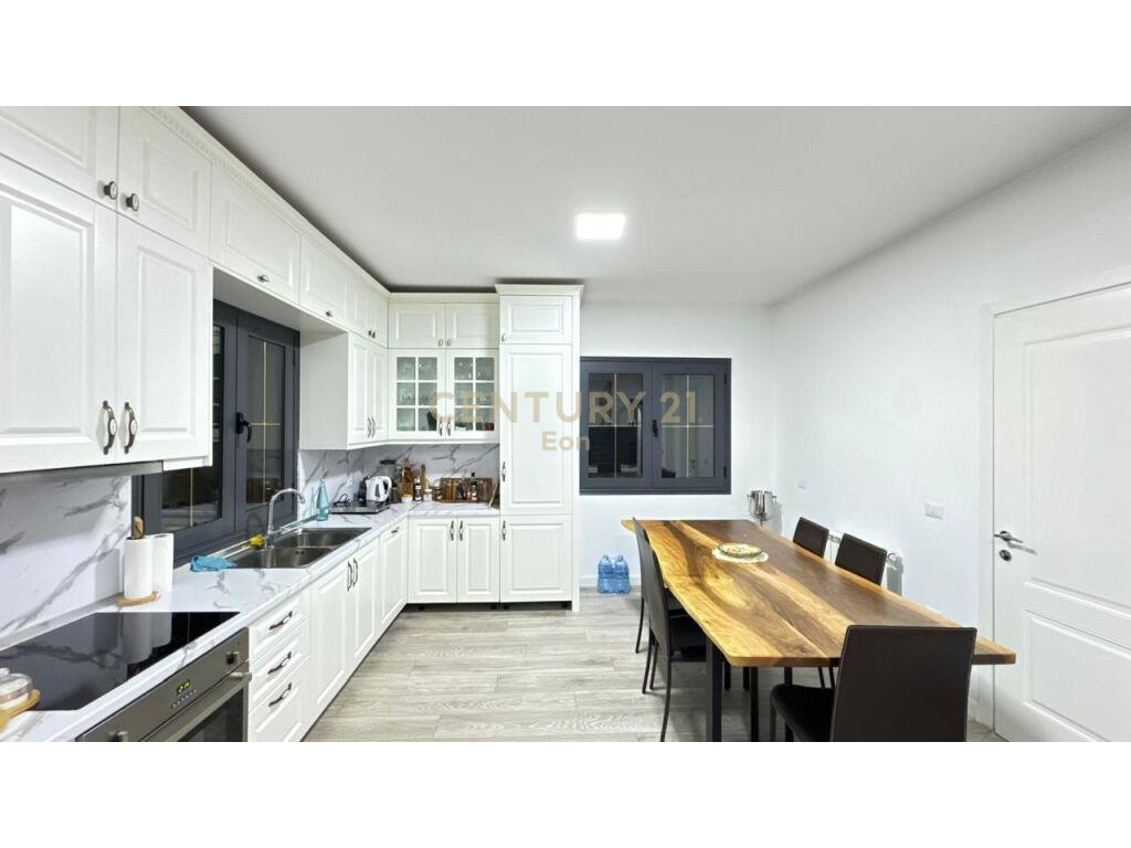 Shitet Vile Elitare, Mali Robit !