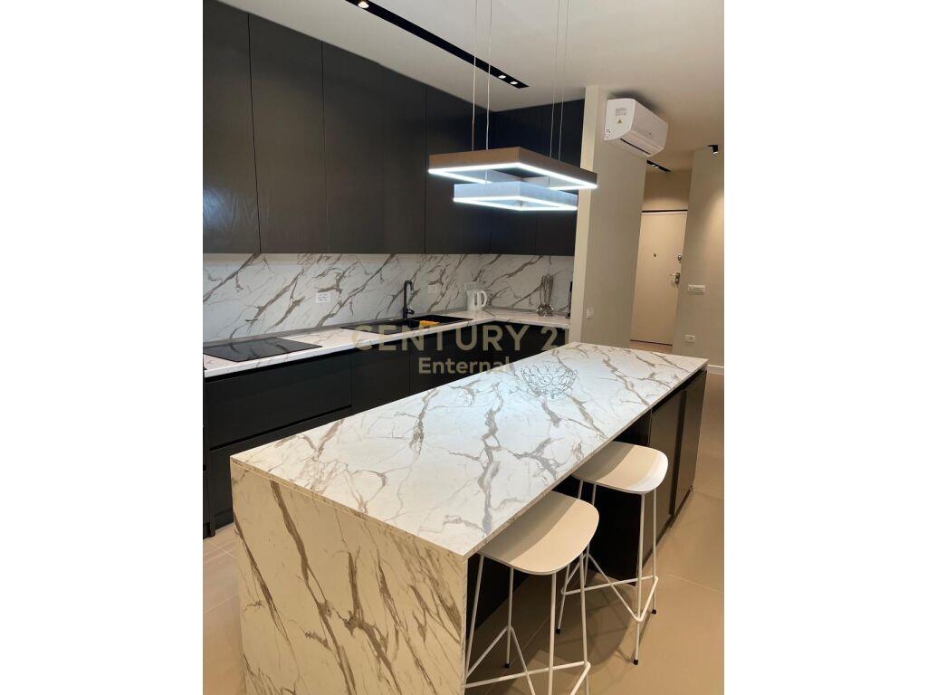 Qira Apartment 3+1+2 Liqeni i Thatë 1800 €