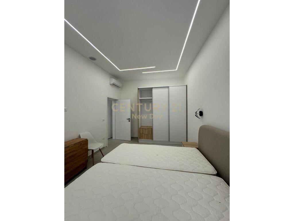 Apartament 1+1 me qira ne Qender te Durresit.