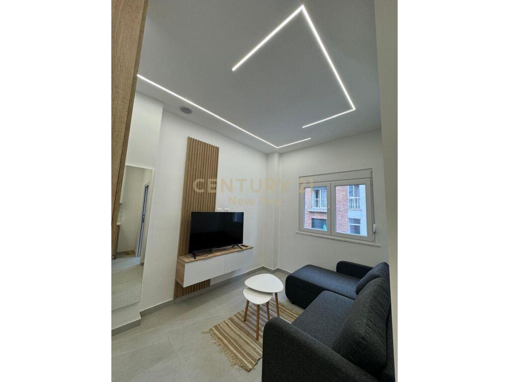 Apartament 1+1 me qira ne Qender te Durresit.