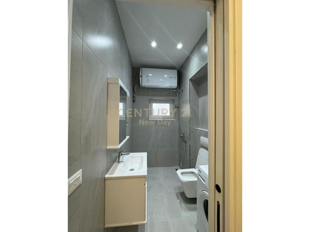 Apartament 1+1 me qira ne Qender te Durresit.