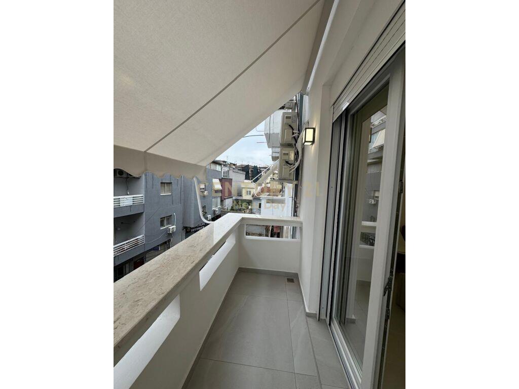 Apartament 1+1 me qira ne Qender te Durresit.