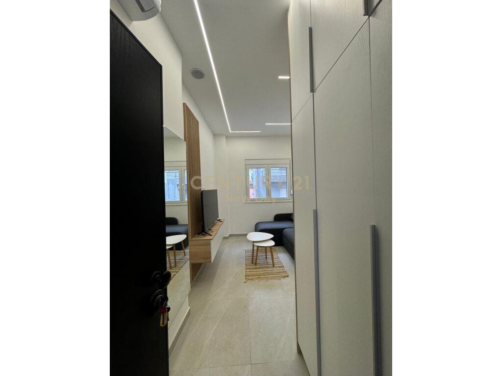 Apartament 1+1 me qira ne Qender te Durresit.