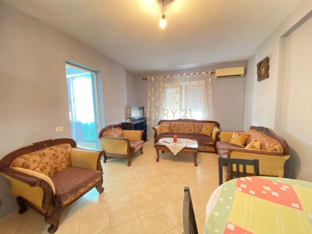 JEPET ME QERA APARTAMENT 2+1 TEK ISH-URT DURRES