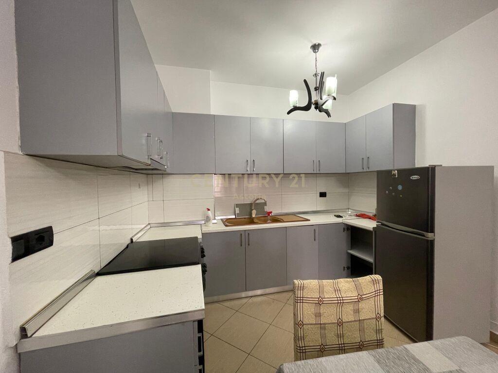 APARTAMENT 2+1+2 ME QIRA, UNAZA E RE, ASTIR