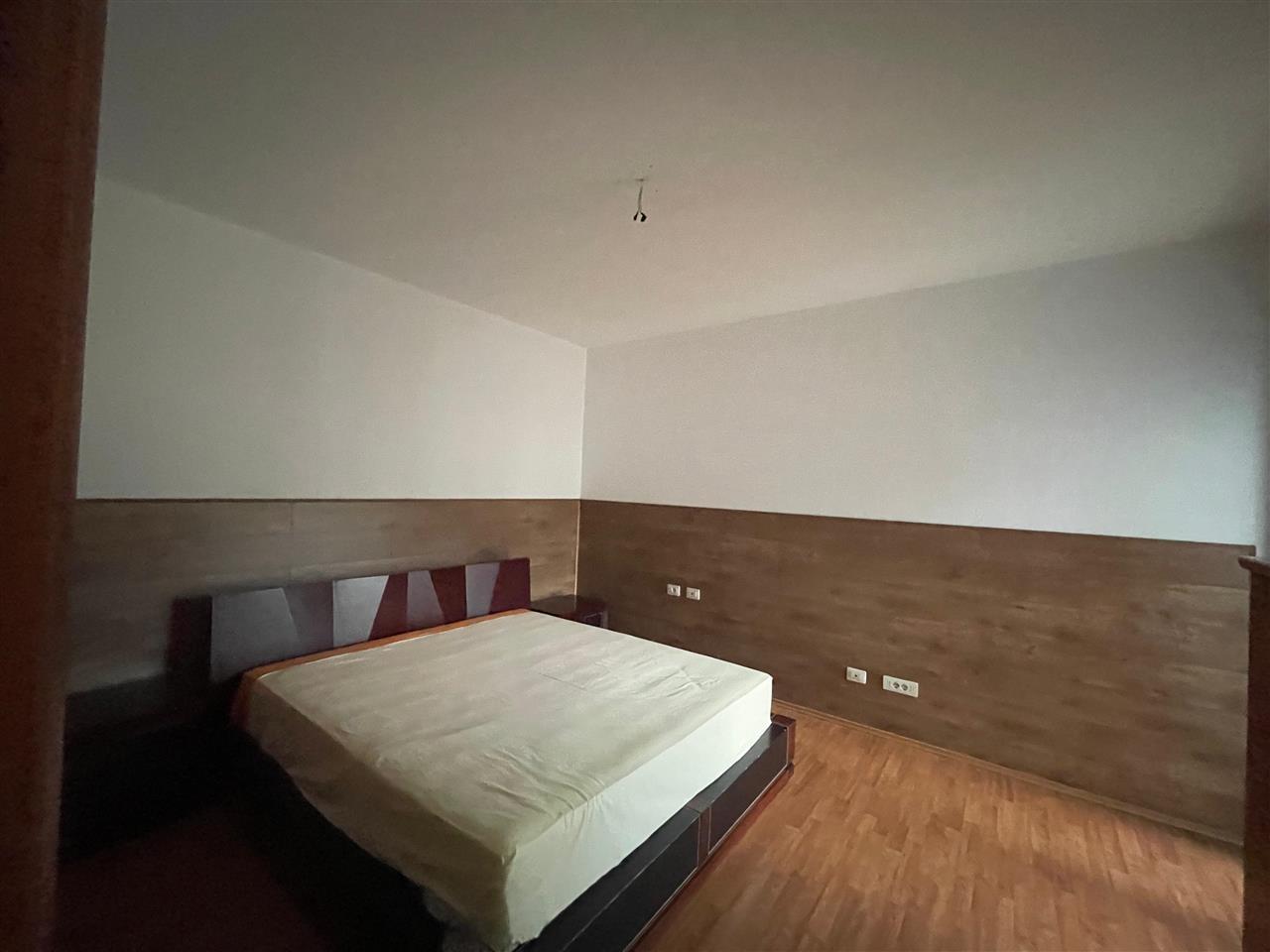 Zyre/ Apartament 2+1 te Mbikalimi i Komunes se Parisit