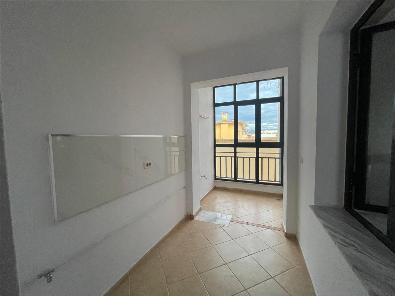 Zyre/ Apartament 2+1 te Mbikalimi i Komunes se Parisit