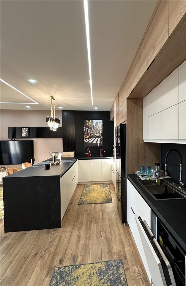 Shitet apartament Skele Vlore