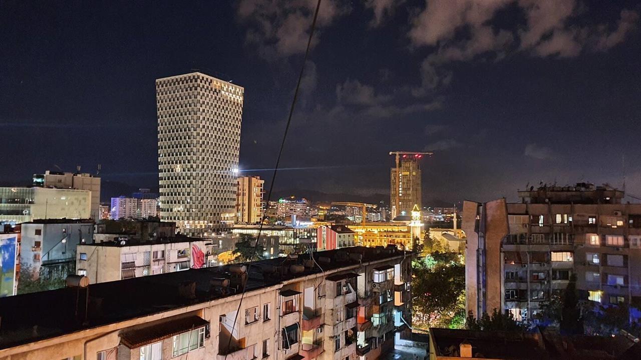 Super Apartament 2+1 jepet me qera – Qender – Pazari i Ri