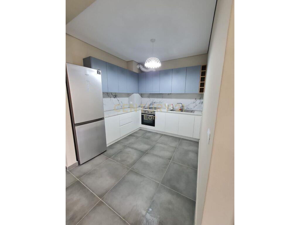 JEPET ME QIRA APARTAMENT 2+1 ME OBORR NE SAN PIETRO! ( SEZON