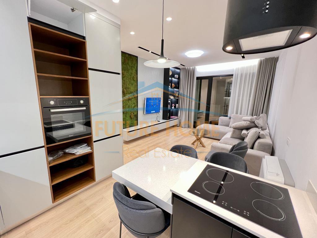 Qera, Apartament 1+1 ,Square 21, Tiranë. 800 €